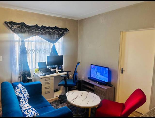 2 BEDROOM PROPERTY TO RENT IN FLEURHOF